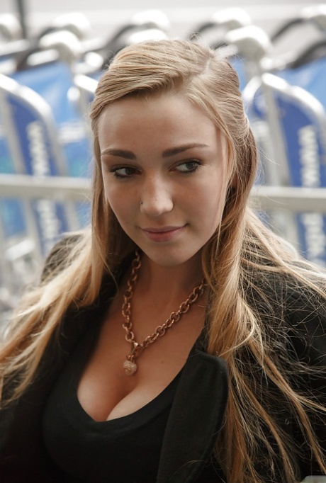 Kendra Sunderland perfekt modell foto