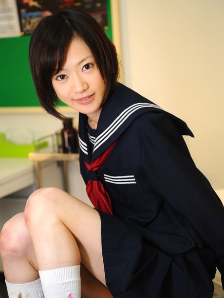 Aoba Itou eksklusiv modell foto